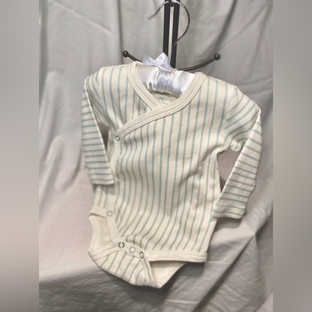Pehr. LIKE NEW. Gender neutral side snap long sleeve onesie.